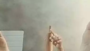 Jaipur lady fucks her pussy with a belan in Rajasthani sex