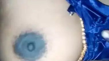 Desi bhabi show boob