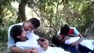 Indian college friends group sex mms in park