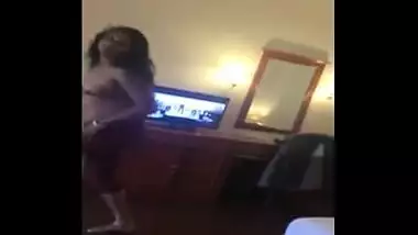 Desi porn video of college girl nude dance in private party