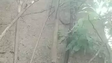 The guy enjoys desi outdoor sex with a married lady