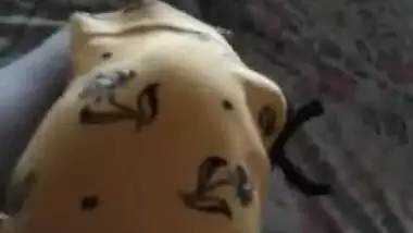 Hot n Sexy Desi Teen Nude Selfie and Fingering 2