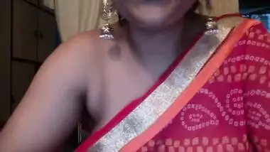 Whore welcomes Desi viewers to see her huge sex parts during XXX posing